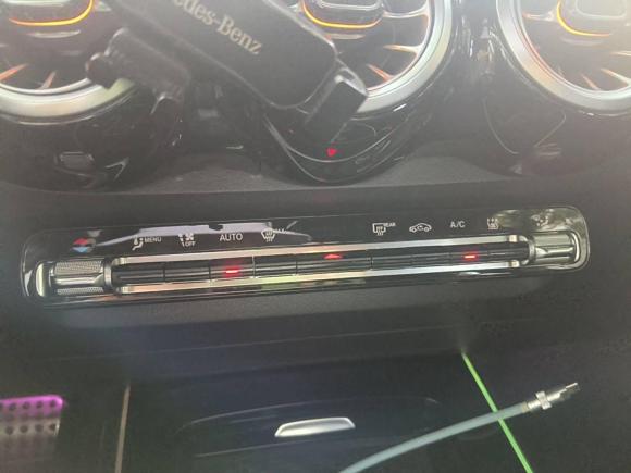 [上海·沪A] 二手奔驰奔驰EQB2022款 EQB 350 4MATIC 首发特别版