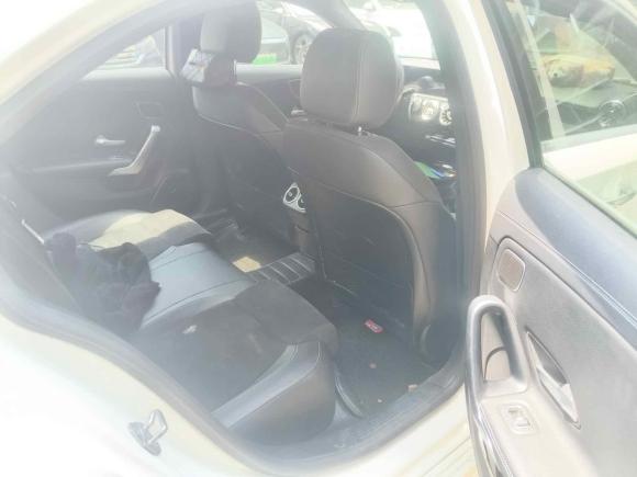 [上海·沪C] 二手奔驰奔驰A级2019款 A 200 L 运动轿车