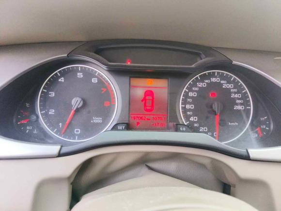 [成都·川A] 二手奥迪奥迪A4L2011款 2.0 TFSI 标准型