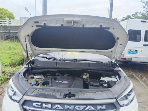 [上海·陕G] 二手长安长安CS552017款 1.5T 手动炫色型