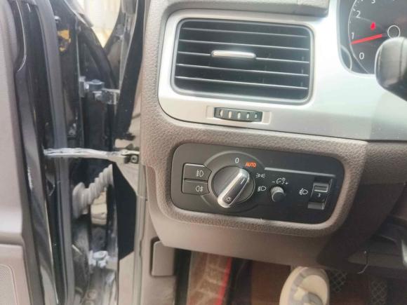 [义乌·浙G] 二手大众途锐2011款 3.0TSI 标配型