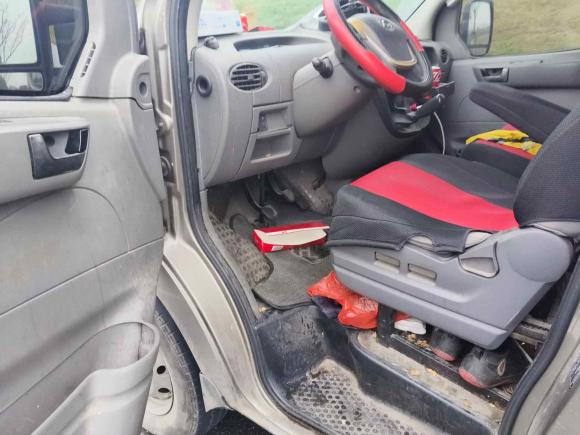 [南京·苏B] 二手上汽大通MAXUS新途V802014款 2.5T 傲运通短轴中顶