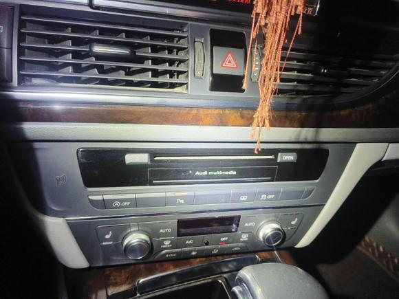 [武汉·鄂A] 二手奥迪奥迪A6L2014款 30 FSI 豪华型