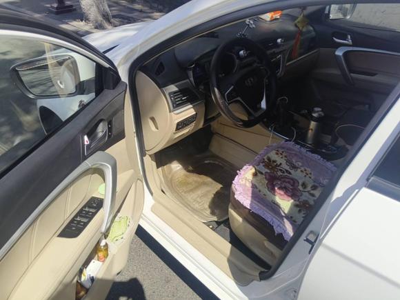 [南京·苏A] 二手吉利汽车帝豪2017款 三厢百万款 1.5L CVT豪华型