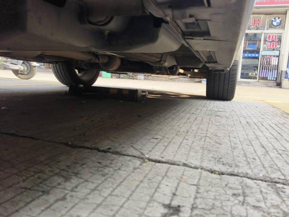 [温州·浙C] 二手路虎揽胜极光2014款 2.0T 5门耀动版