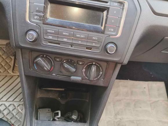 [青岛·鲁B] 二手大众捷达2013款 1.6L 手动时尚型