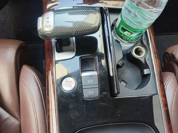 [深圳·粤P] 二手奥迪奥迪A82011款 A8L 3.0 TFSI quattro豪华型(213kW)