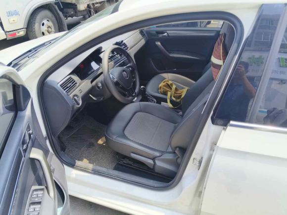 [上海·沪C] 二手大众桑塔纳2016款 1.6L 手动舒适版