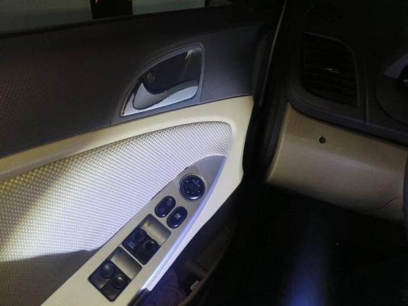 [西安·陕A] 二手现代瑞纳2010款 三厢 1.4L 自动舒适型GS