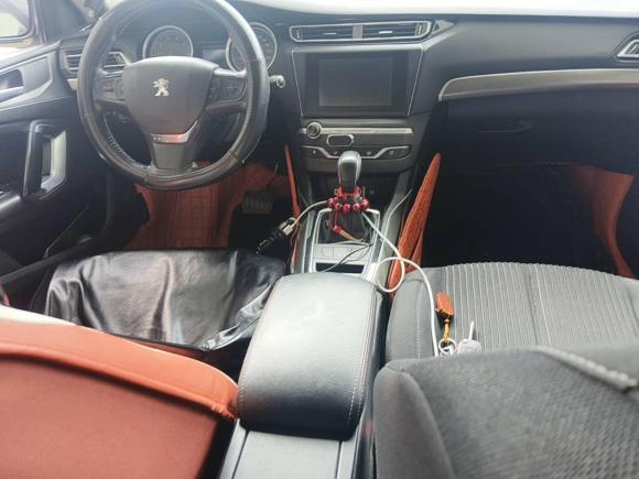 [深圳·贵A] 二手标致标致4082014款 1.8L 自动豪华版