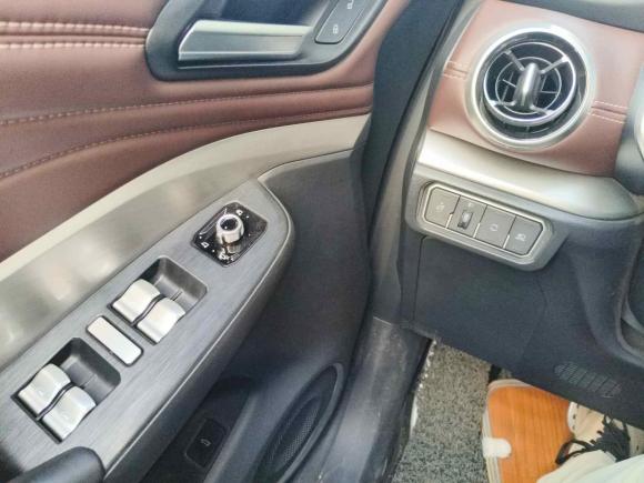 [武汉·鄂A] 二手魏牌魏牌 VV62018款 2.0T 四驱旗舰型 国V