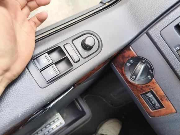 [上海·沪K] 二手大众迈特威2012款 2.0TSI 两驱商务版