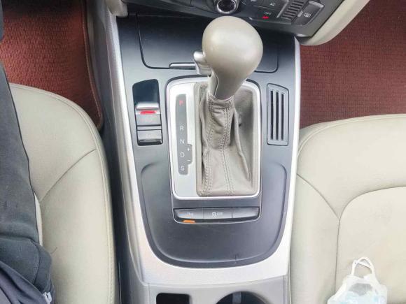 [青岛·鲁U] 二手奥迪奥迪A4L2012款 2.0 TFSI 自动标准型