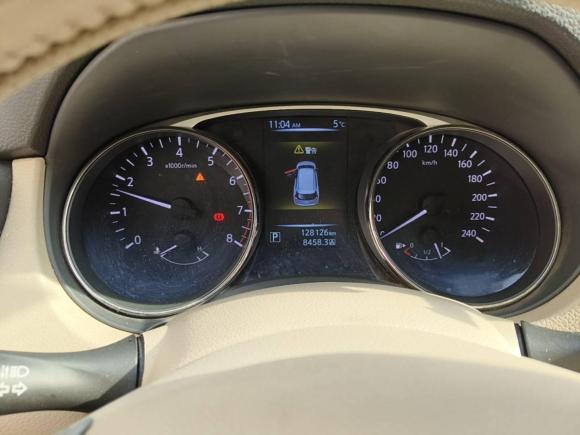 [济南·鲁A] 二手日产奇骏2014款 2.0L CVT舒适版 2WD