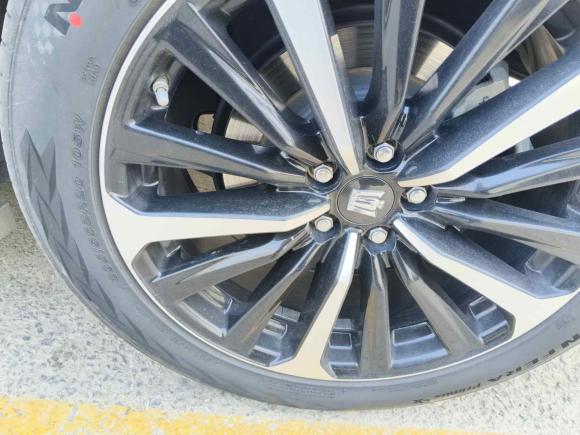 [济南·鲁A] 二手丰田皇冠陆放2021款 2.5L HEV四驱尊贵版