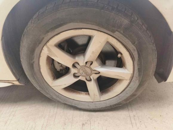 [金华·沪C] 二手奥迪奥迪A4L2013款 35 TFSI 自动标准型