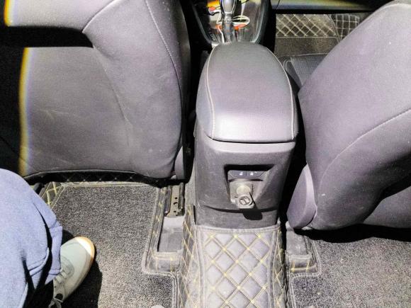 [南京·苏A] 二手福特福睿斯2015款 1.5L 自动时尚型