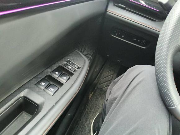 [杭州·浙A] 二手长安长安UNI-V2024款 1.5T 尊贵型