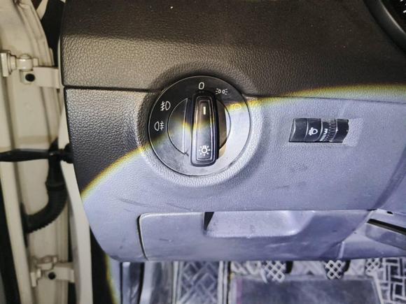 [成都·川A] 二手斯柯达明锐2017款 经典款 1.6L 手动舒适版