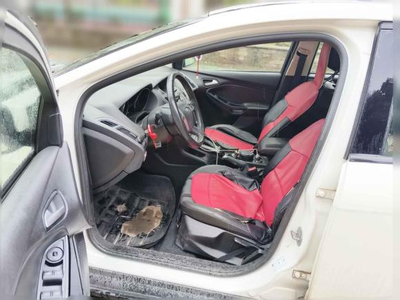 [南昌·赣A] 二手福特福克斯2012款 三厢 1.6L 自动风尚型