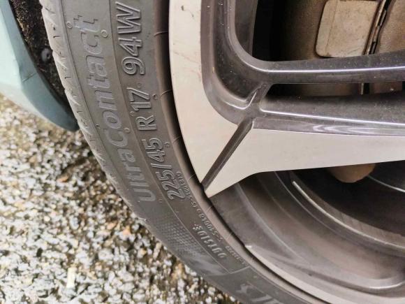 [佛山·粤E] 二手沃尔沃沃尔沃V402018款 T3 智逸版