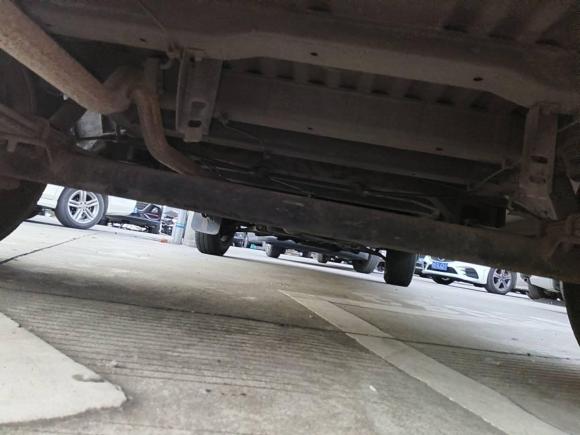 [宁波·浙B] 二手上汽大通MAXUS新途V802016款 2.5T 手动傲运通国IV短轴中顶6座