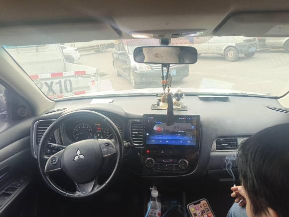 [金华·粤B] 二手三菱欧蓝德2013款 2.4L 四驱豪华导航版 5座