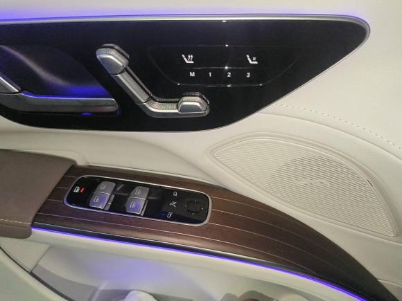 [武汉·鄂A] 二手奔驰奔驰EQS SUV2023款 450 4MATIC 先锋版