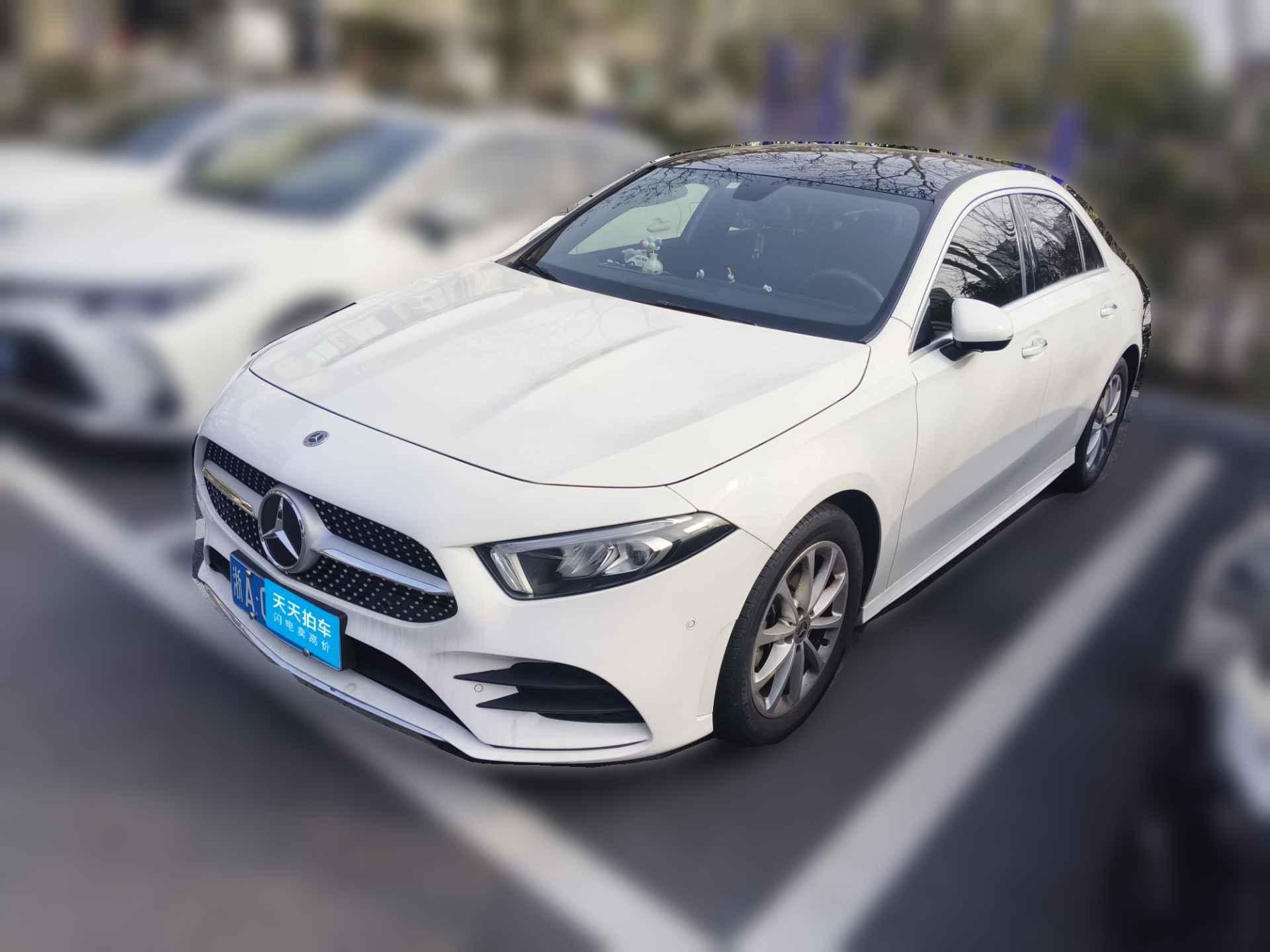 [杭州·浙A] 奔驰奔驰A级2022款 改款 A 200 L 运动轿车时尚型