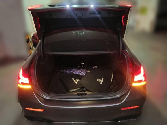 [广州·粤A] 二手奔驰奔驰A级2021款 A 200 L 运动轿车动感型