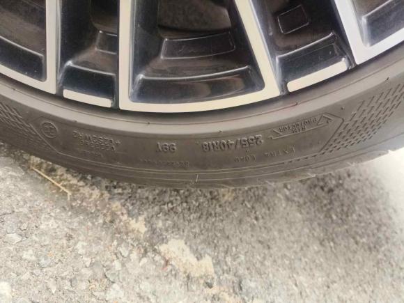 [无锡·苏B] 二手奔驰奔驰C级2023款 C 260 L 运动版