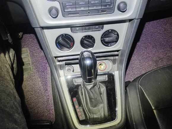 [青岛·鲁B] 二手大众朗行2013款 1.6L 自动舒适型