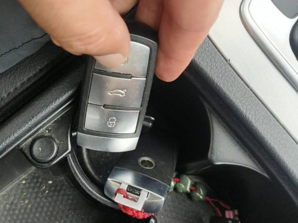 [上海·沪G] 二手大众一汽-大众CC2015款 1.8TSI 豪华型