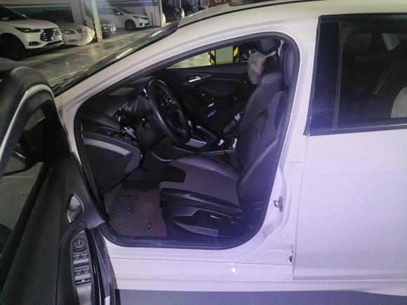 [成都·川A] 二手福特福克斯2012款 两厢 2.0L 自动豪华运动型