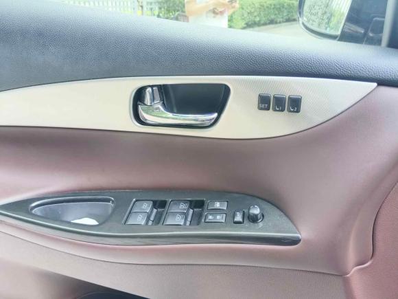 [上海·沪B] 二手英菲尼迪英菲尼迪QX502013款 2.5L 两驱优雅版