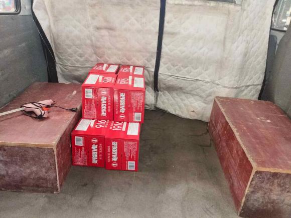 [常州·苏D] 二手依维柯依维柯得意2020款 2.5T A35客车单胎中顶5-9座侧移门国V