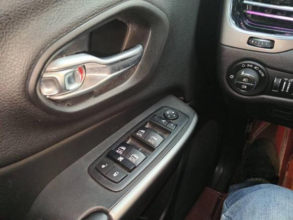 [上海·沪C] 二手Jeep自由光2019款 2.0T 两驱智享版 国V