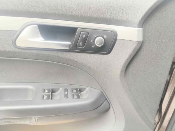 [深圳·粤B] 二手大众途安2013款 1.4T DSG舒适版5座