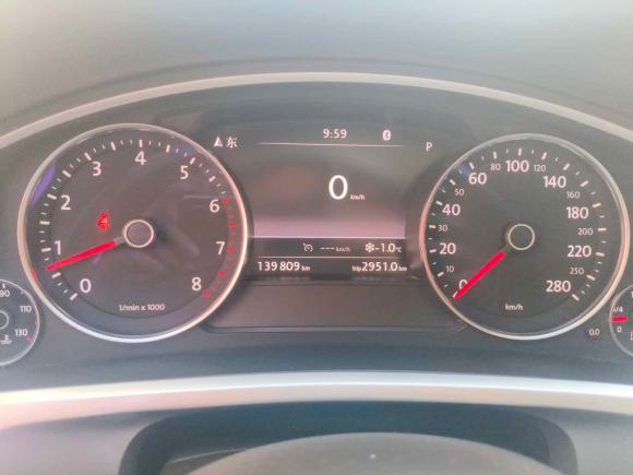 [青岛·鲁B] 二手大众途锐2016款 3.0TSI 高配型