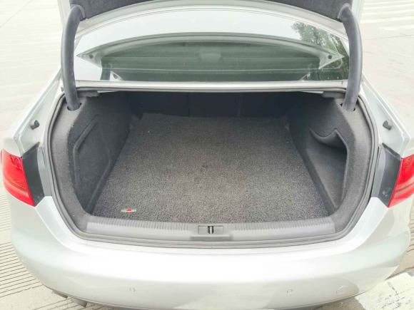 [上海·沪A] 二手奥迪奥迪A4L2011款 2.0 TFSI 标准型