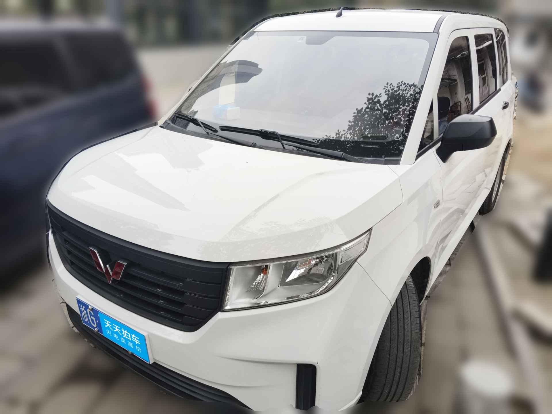 [武汉·浙G] 五菱汽车五菱宏光PLUS2020款 1.5L 手动标准型 5座