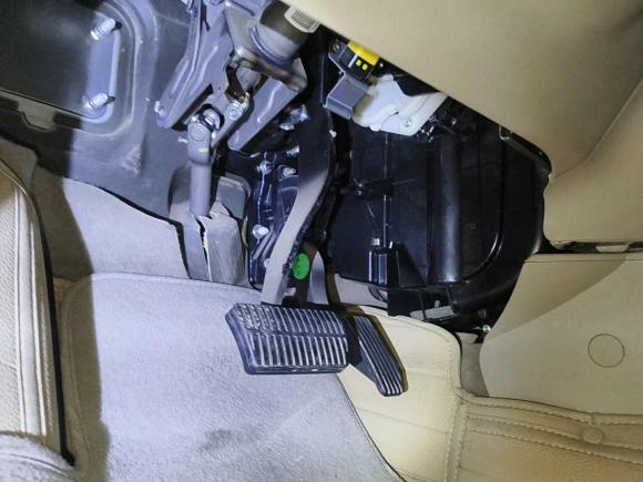 [西安·陕A] 二手别克凯越2015款 1.5L 自动经典型