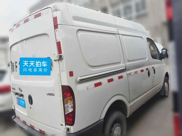 [嘉兴·浙F] 二手大通新途V802019款 2.5T经典款6挡手动厢式货车VAN短轴中顶2/3座
