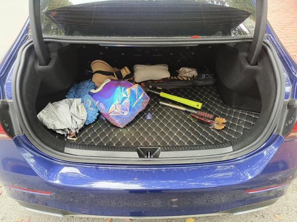 [上海·沪J] 二手奔驰奔驰A级2020款 A 180 L 运动轿车