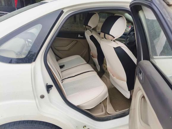 [西安·陕A] 二手福特福克斯2013款 三厢经典 1.8L 自动基本型