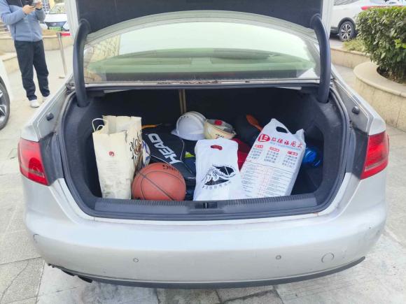 [成都·川A] 二手奥迪奥迪A4L2011款 2.0 TFSI 标准型