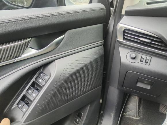 [杭州·浙A] 二手大通上汽大通MAXUS D902017款 2.0T 自动两驱 水星基础版