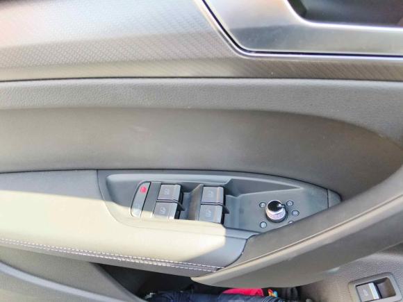 [上海·沪C] 二手奥迪奥迪Q5L2023款 40T 豪华动感型