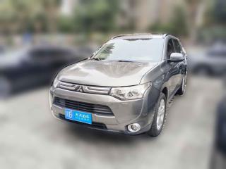 三菱欧蓝德2013款 2.4L 四驱豪华导航版 5座
