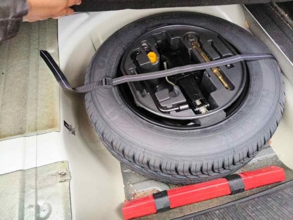 [西安·陕A] 二手雪铁龙雪铁龙C4L2015款 1.2T 自动豪华版